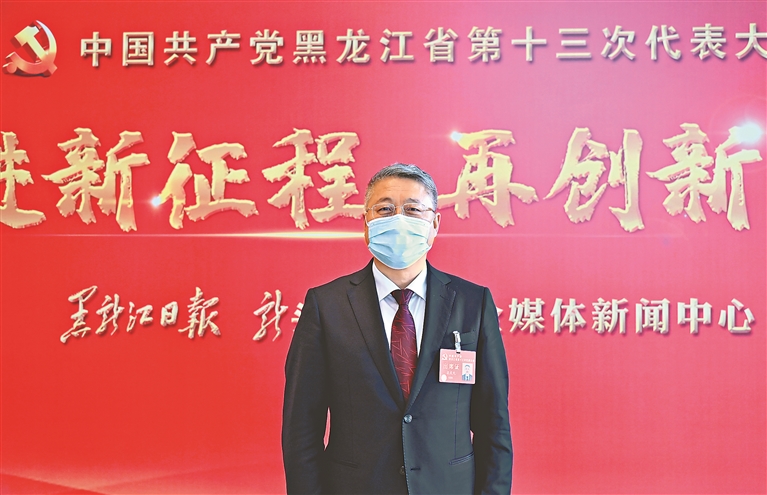 佳木斯市政协副主席,中共富锦市委书记梁庆民.