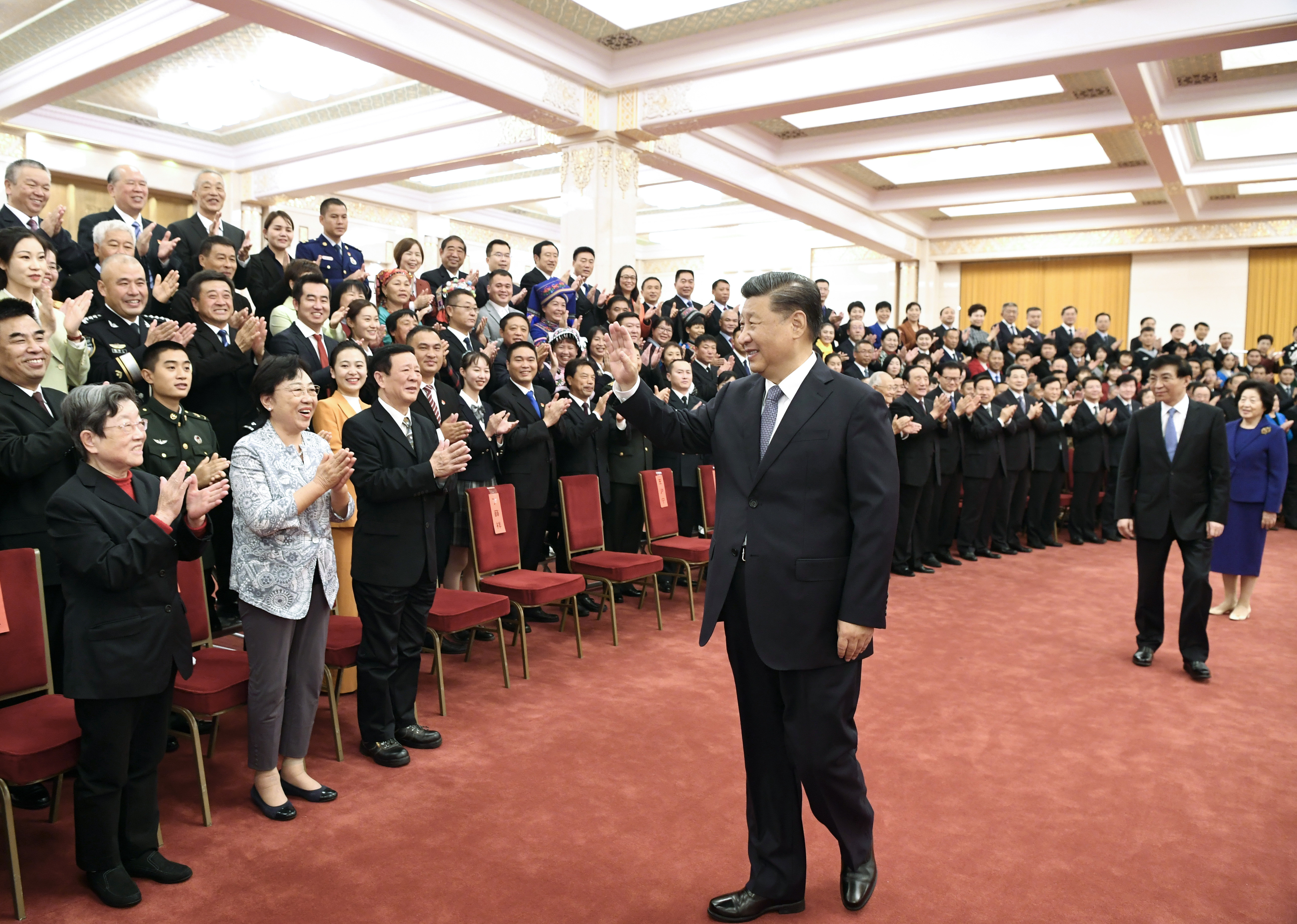许党报国,为实现"两个一百年"奋斗目标,实现中华民族伟大复兴的中国梦