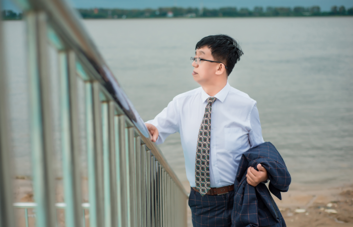 当下，就是诗意的主场（诗八首）