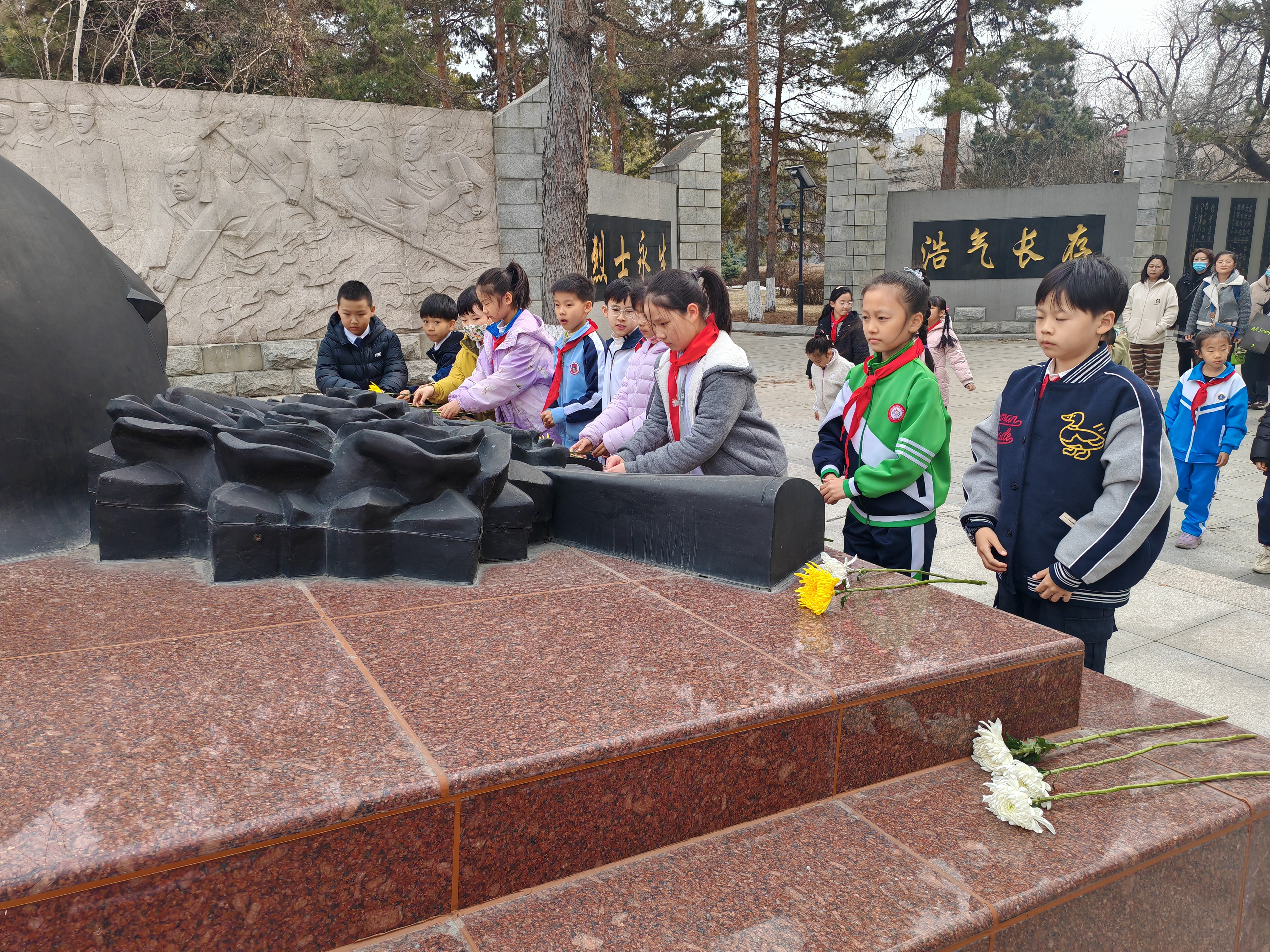 单日接待量将超万人！哈尔滨烈士陵园将迎祭扫高峰