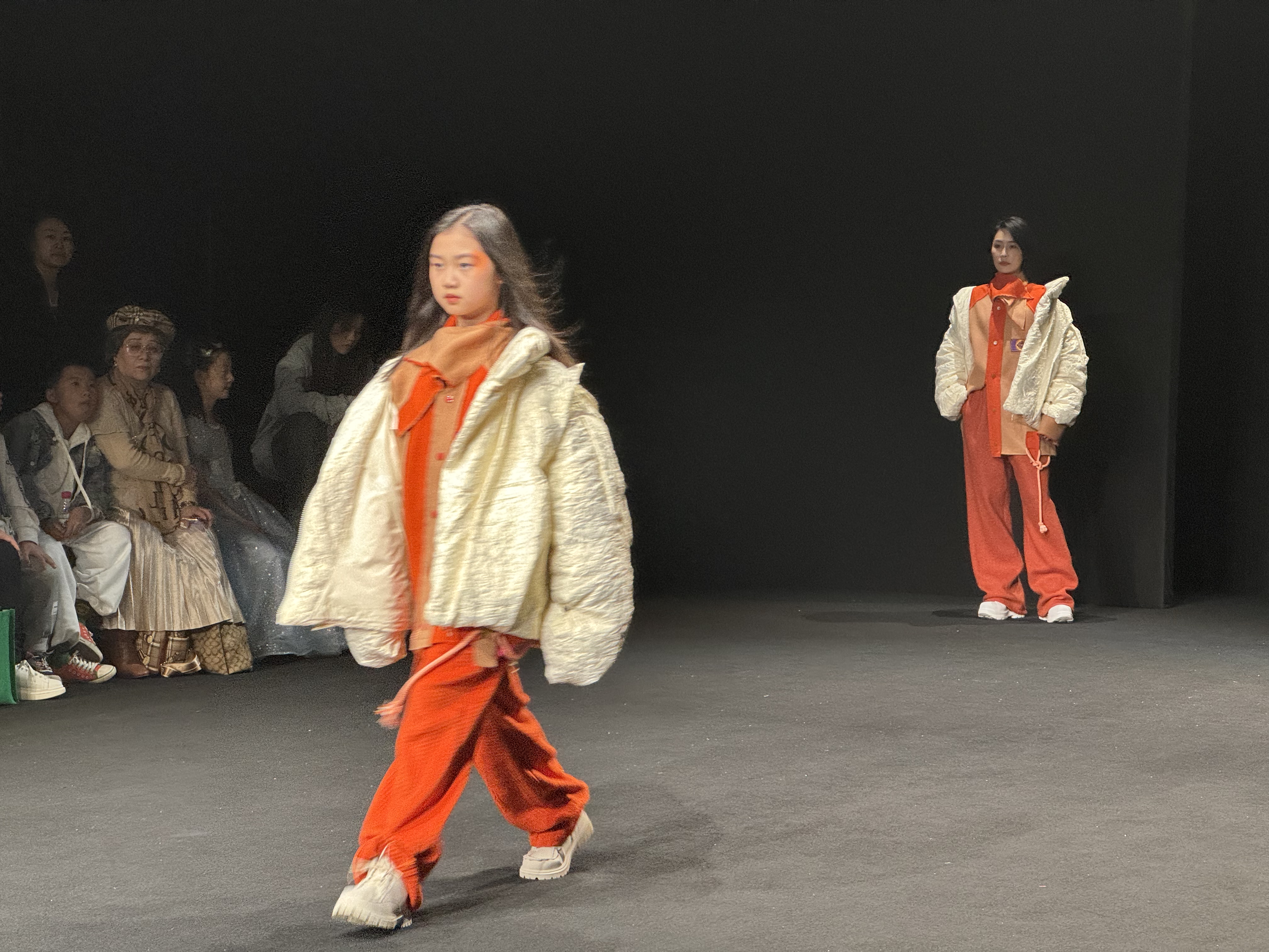 黑龙江本土品牌羽绒服亮相中国国际时装周